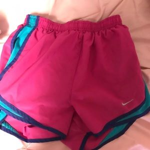 NIKE SHORTS BARELY WORN